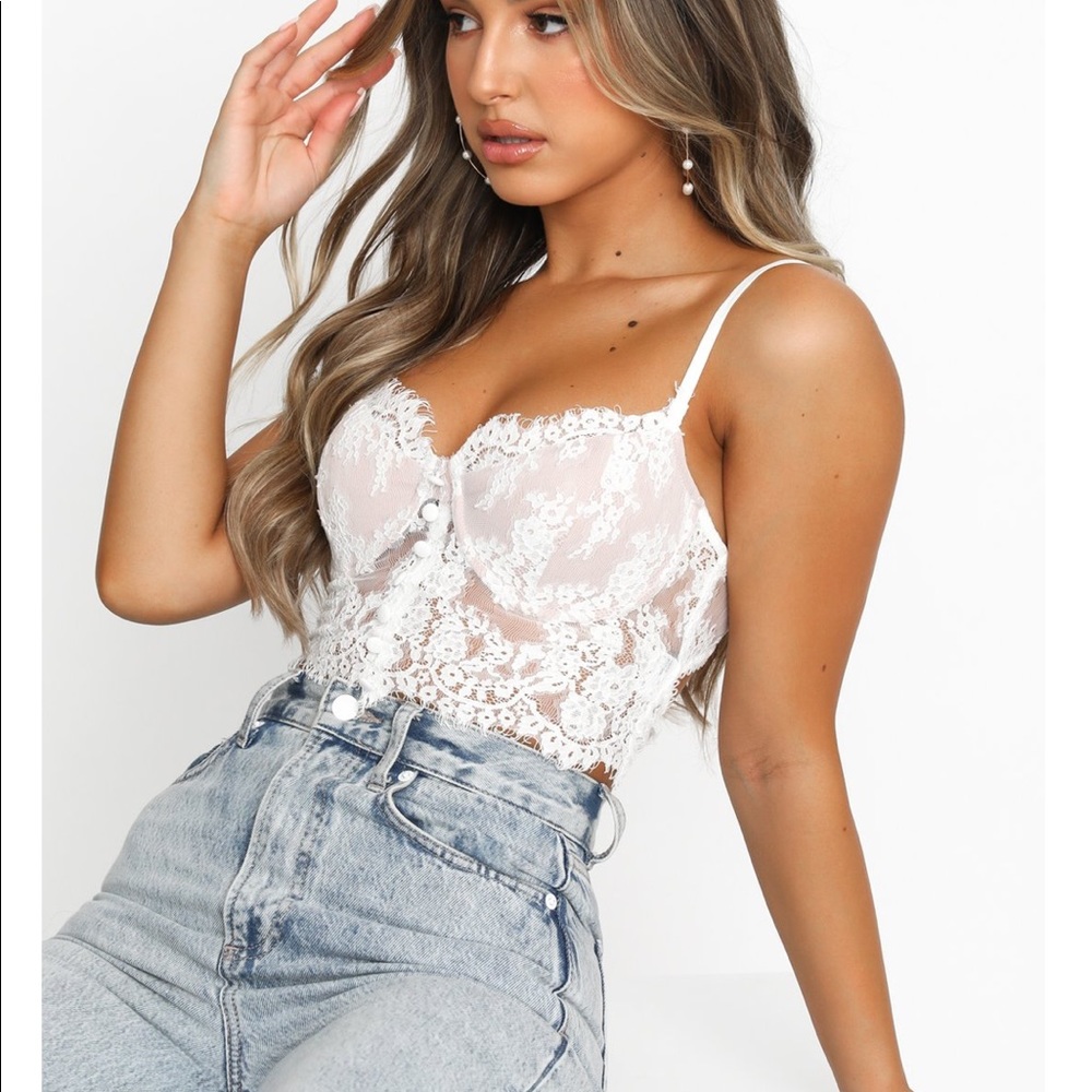 Underwire white lace detail bra shirt - Picture 2 of 11